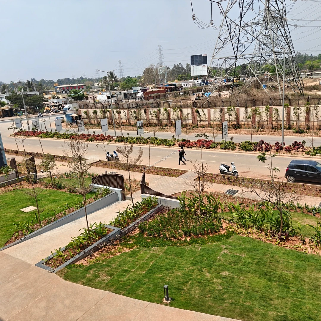 Wide view of the external avenue and neighborhood surroundings from the Purva Northern Lights vantage point